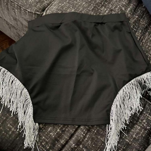 🖤 PLUS Tassel Skirt 🖤 - Picture 4 of 5